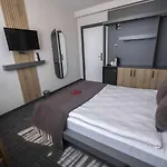 Hotel Dewy 3*