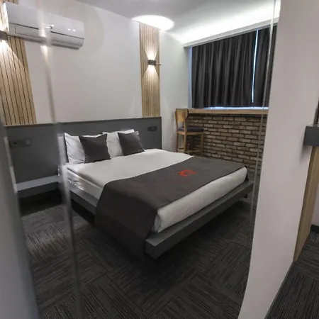 Dewy Hotel 3*